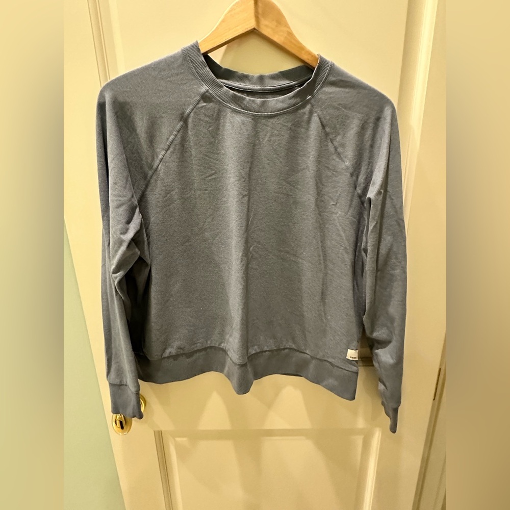 Vuori Light Slate Blue Crewneck Sweatshirt size M very good condition